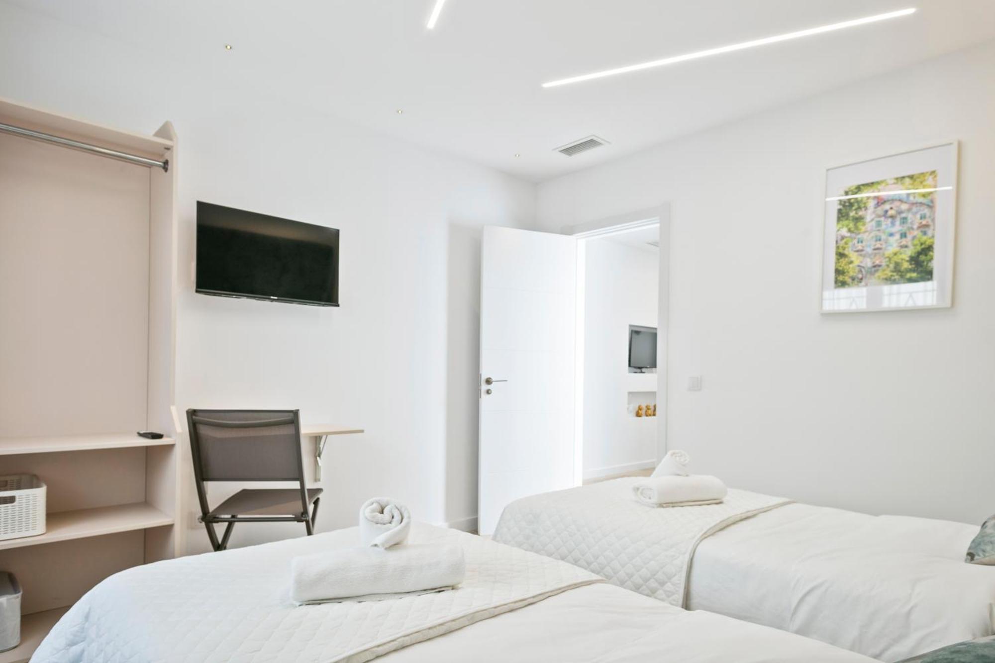 Boutique Plaza Catalonia Suites Cornella Cornella de Llobregat Exterior photo